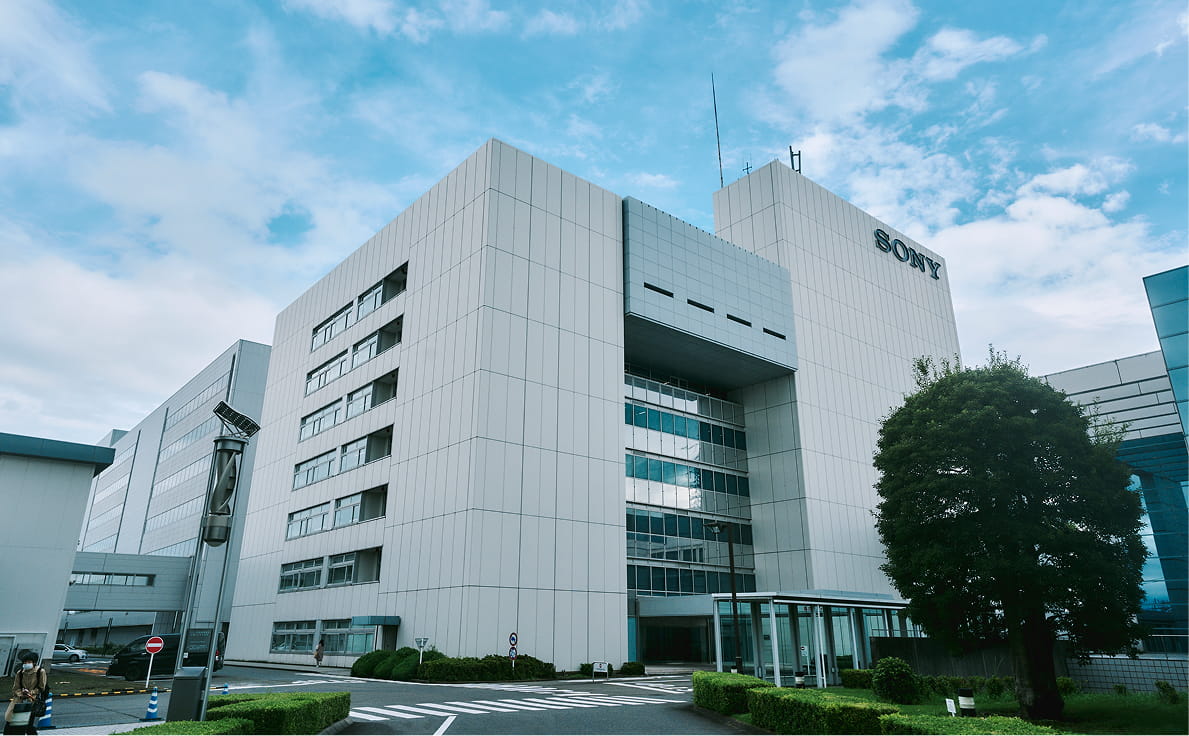 SONYロゴを掲げた厚木テクノロジーセンターの外観